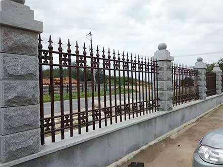 内蒙古哈尔滨护栏厂家介绍钢制护栏的维护保养